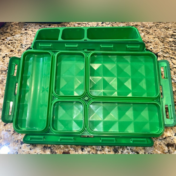 GoGreen green bento 5 compartment lunchbox. EUC - Picture 3 of 6